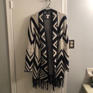 Long cardigan sweater w geometric design